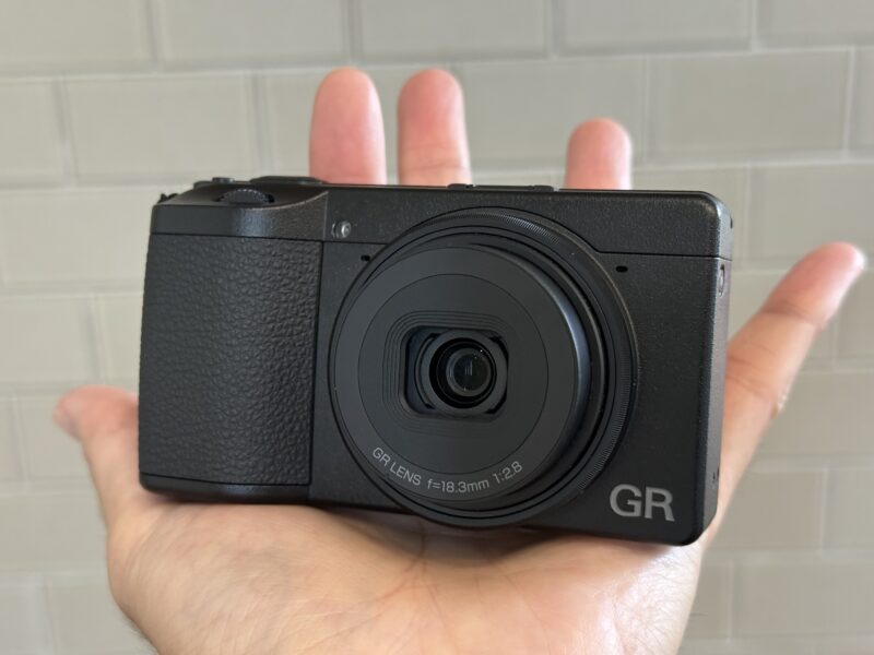 RICOH GR IVの実機外観とコンパクトなサイズ感
