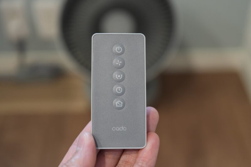 cado STREAM 1800のリモコン